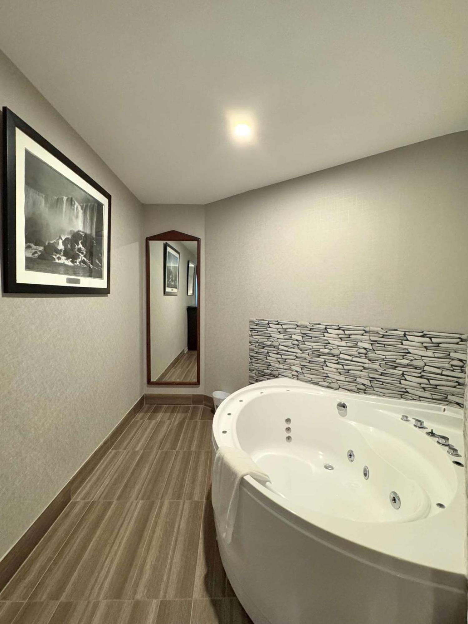 Big Bird Inn Wawa, Surestay Collection By Best Western Luaran gambar