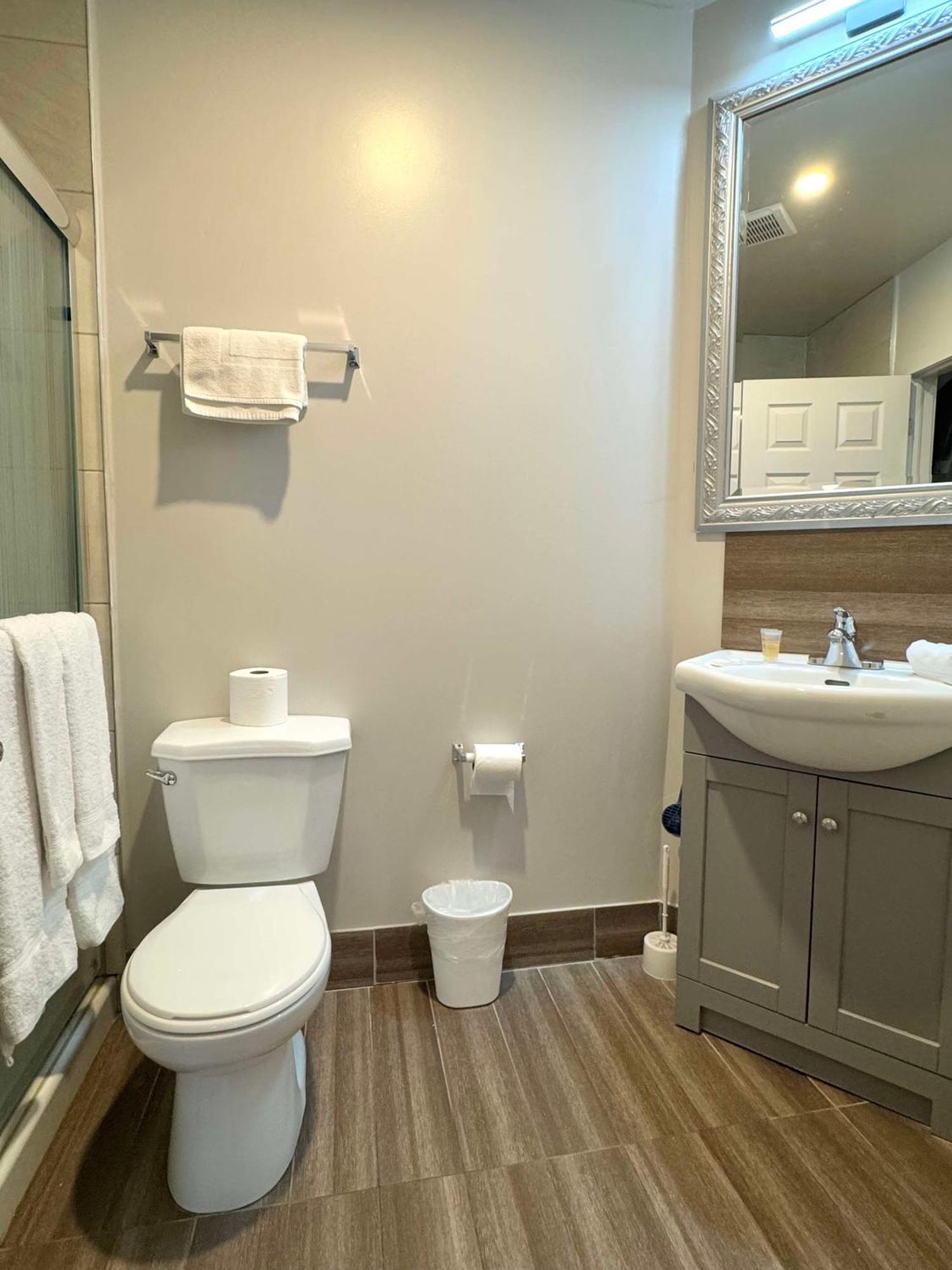 Big Bird Inn Wawa, Surestay Collection By Best Western Luaran gambar